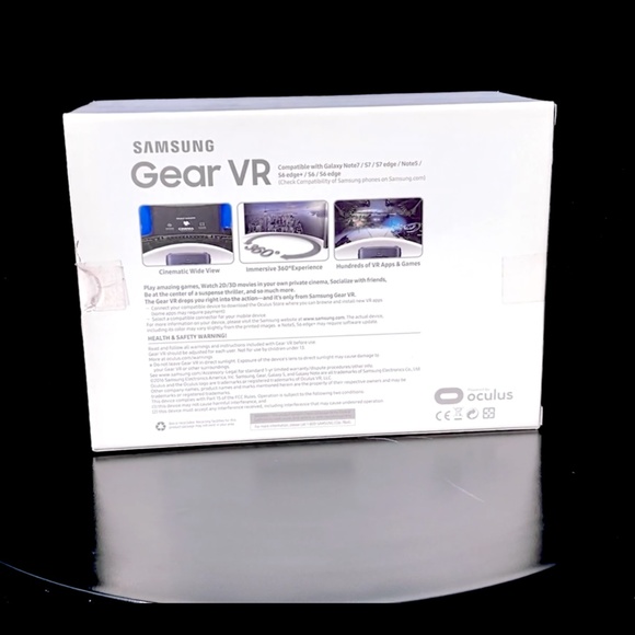 Samsung Gear VR Virtual Reality Headset - Picture 3 of 5